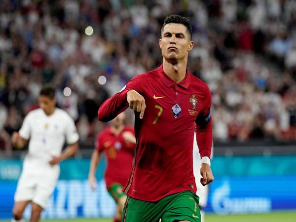 Tầm ảnh hưởng Ronaldo vượt xa các danh hiệu