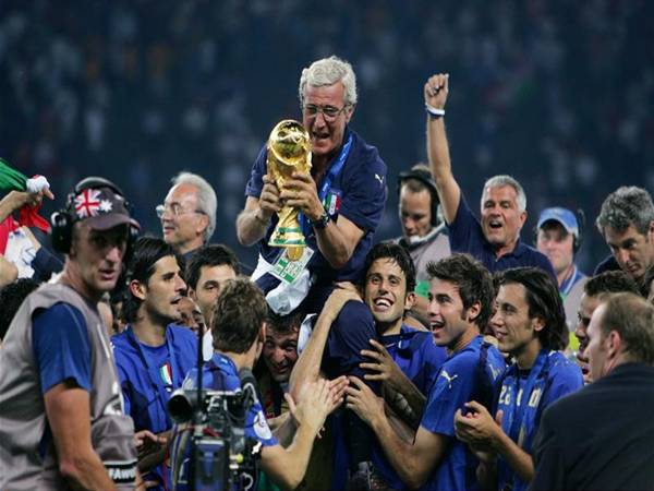 Huấn luyện viên Italy 2006 là ai, có thành tích ra sao?