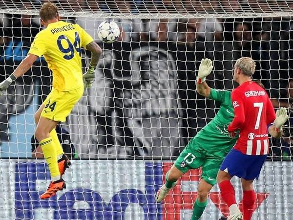 Thủ môn ghi bàn có tính không theo luật bóng đá FIFA?