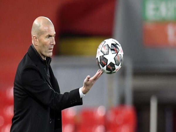 Zidane: Sự nghiệp huy hoàng và khoảng lặng chờ đợi
