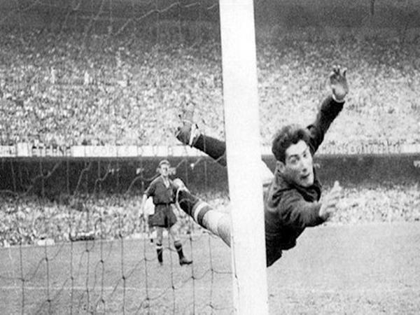 Những thủ môn Barca để lại dấu ấn sâu đậm trong lịch sử