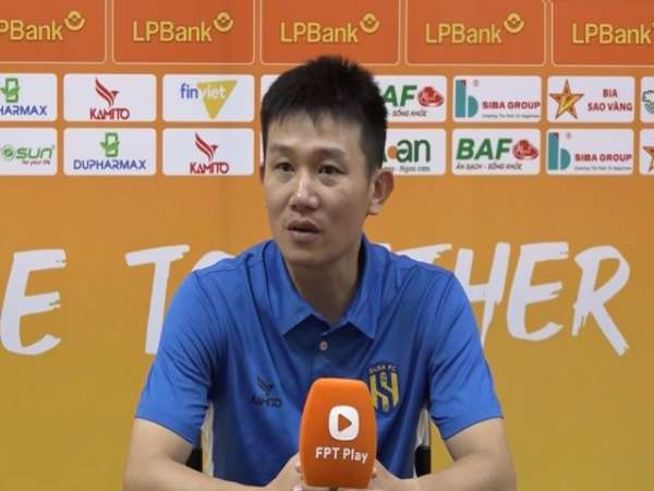Bóng đá VN: HLV Phan Như Thuật rời ghế nóng SLNA