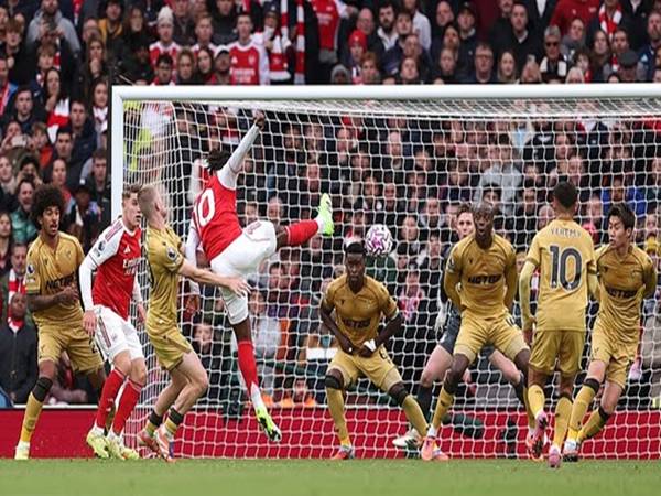 Tin Ngoại hạng Anh: Arsenal dẫn đầu cuộc đua bóng chết Tin Ngoại hạng Anh: Arsenal dẫn đầu cuộc đua bóng chết