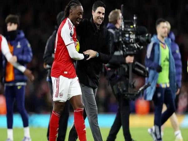 Eberechi Eze lập hat-trick lịch sử