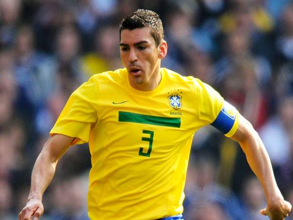 Khám phá các số áo Lucio ở CLB, ĐTQG Brazil và ý nghĩa