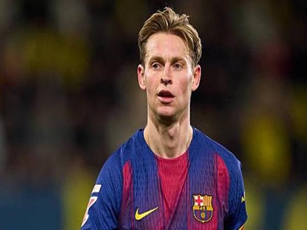 Tin Barcelona: De Jong chỉ ra điểm yếu
